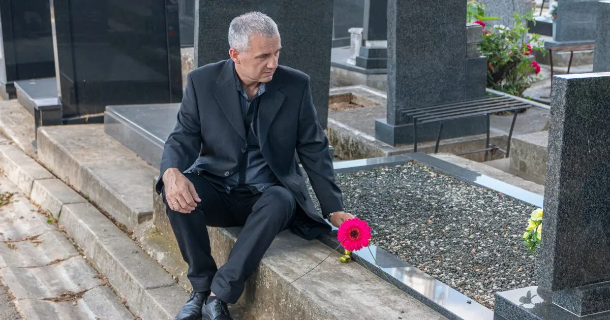 5 conseils pour rendre hommage à un défunt